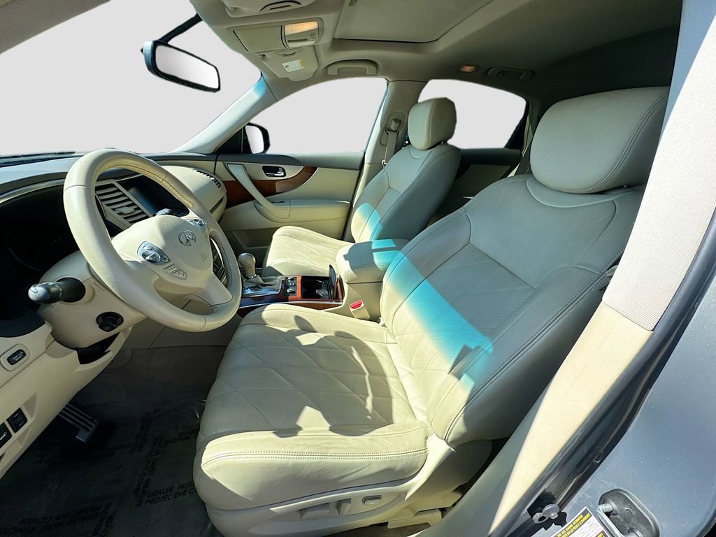 Used 2016 INFINITI QX70 AWD w/ Premium Package image 18