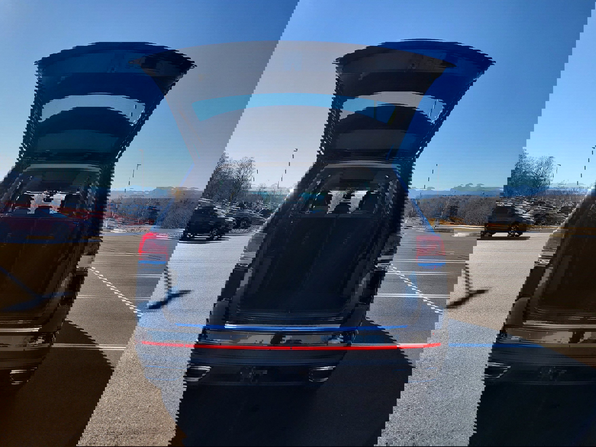 Used 2024 Volkswagen Atlas SEL image 11