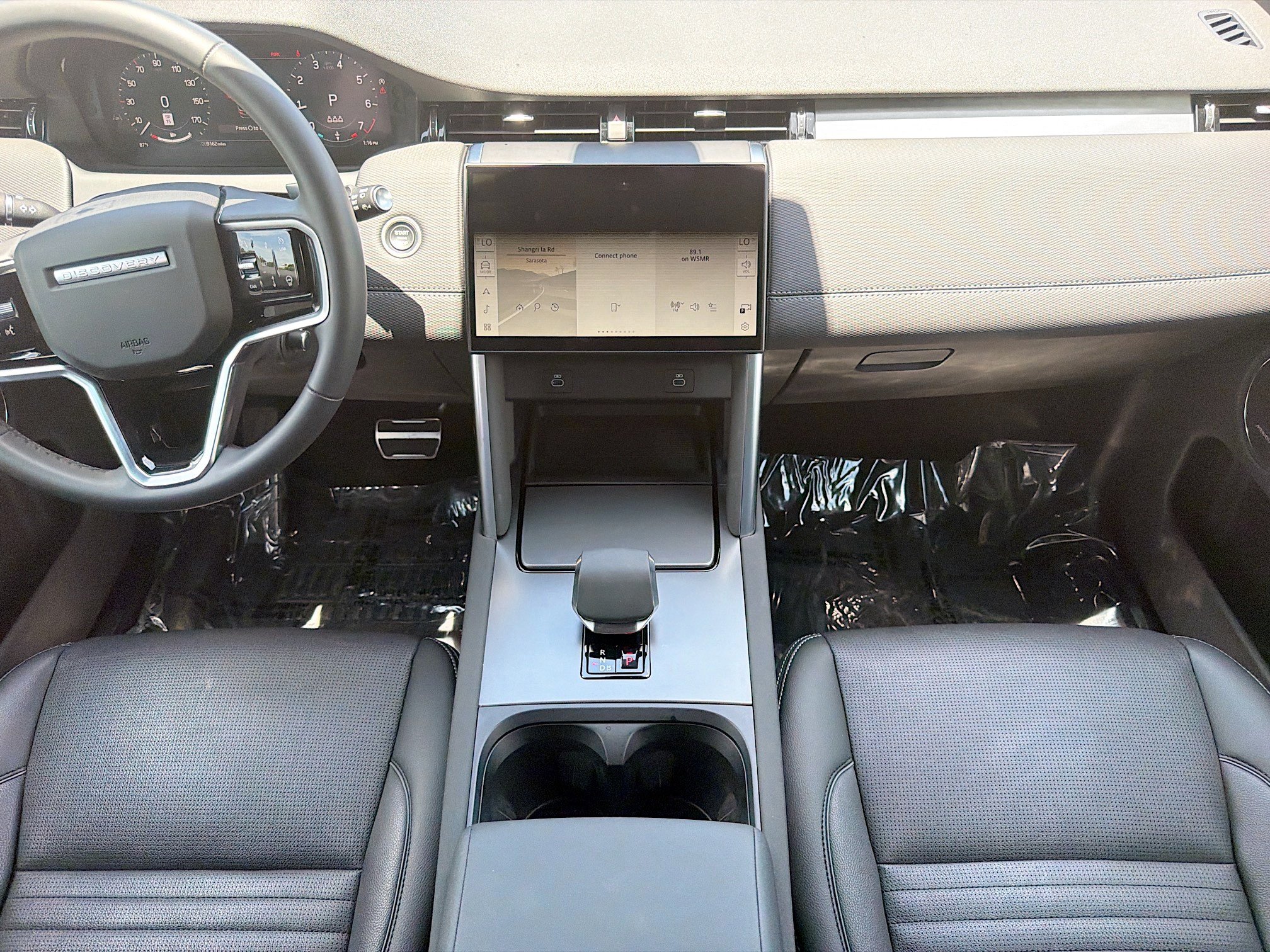 Used 2025 Land Rover Discovery Sport Dynamic SE AWD/4WD image 19
