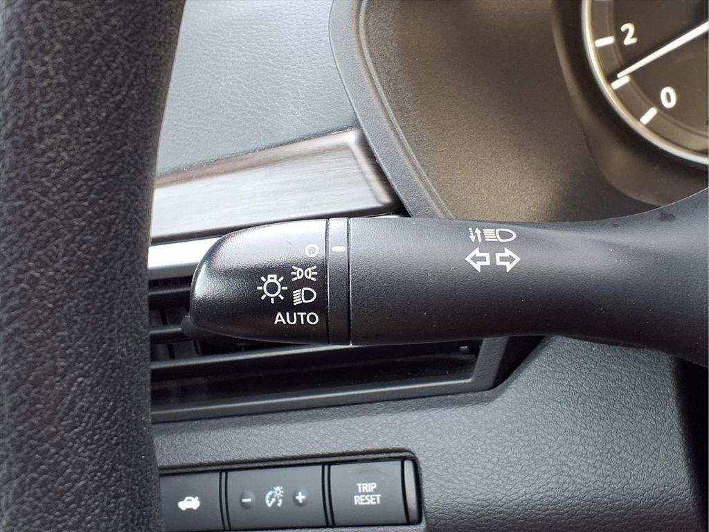 Used 2024 Nissan Altima 2.5 SV FWD image 17