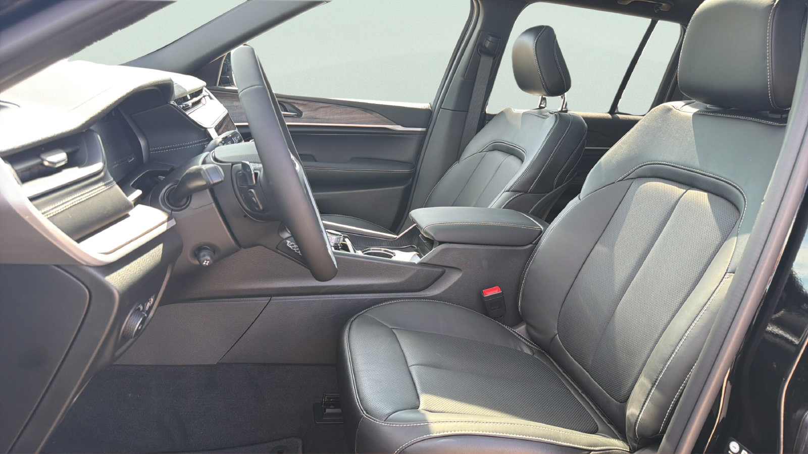 New 2027 Jeep Grand Cherokee Limited AWD/4WD image 13