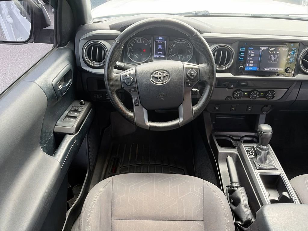 Used 2016 Toyota Tacoma TRD Sport w/ Towing Package RWD image 11