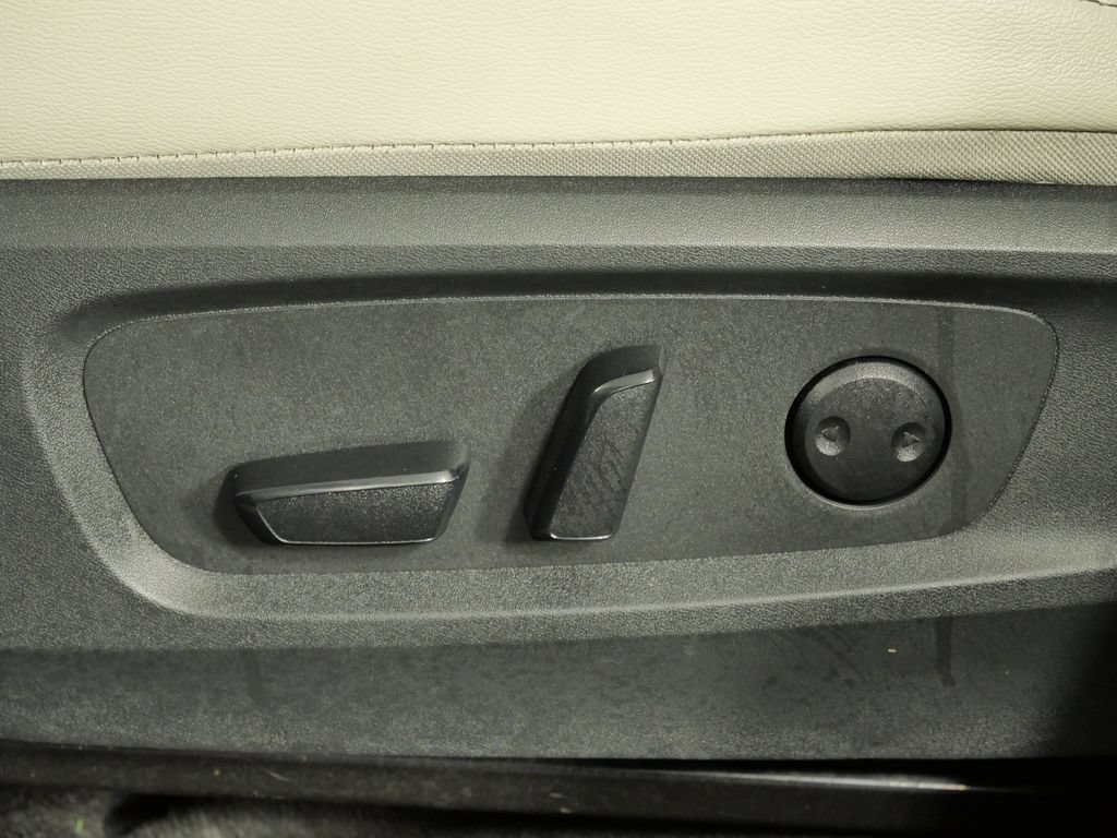 Used 2025 Nissan Pathfinder SL AWD/4WD image 21