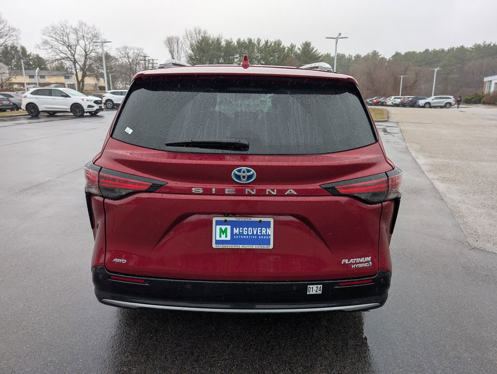 Used 2022 Toyota Sienna Platinum image 4
