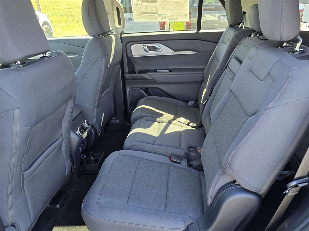 New 2025 Ford Explorer Active image 10