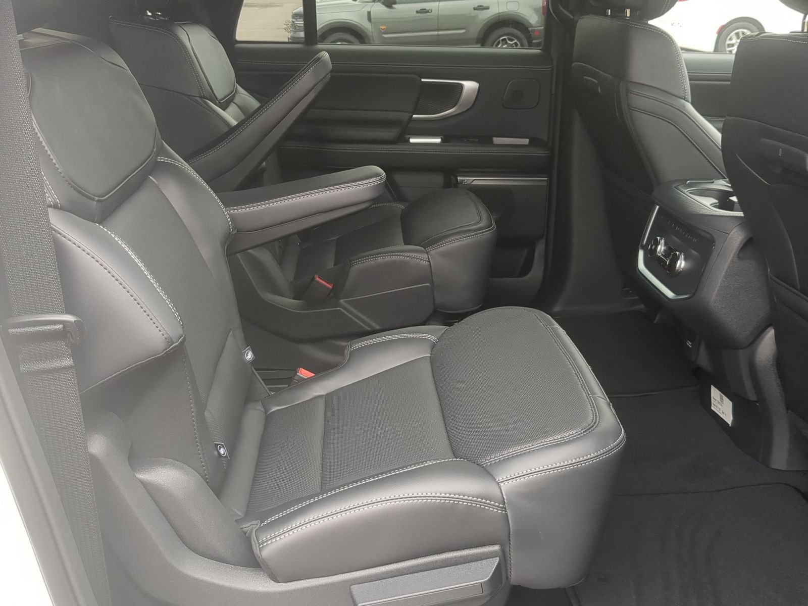 New 2027 Ford Expedition Max Platinum w/ Stealth Performance Package AWD/4WD image 37