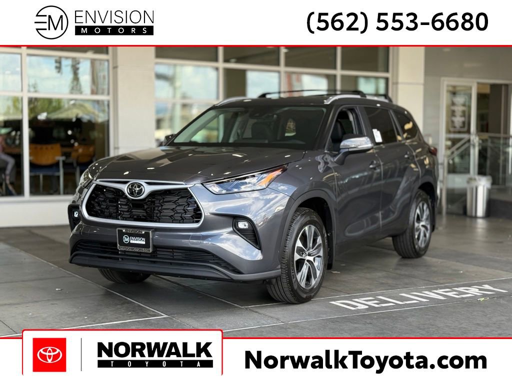 New 2025 Toyota Highlander XLE