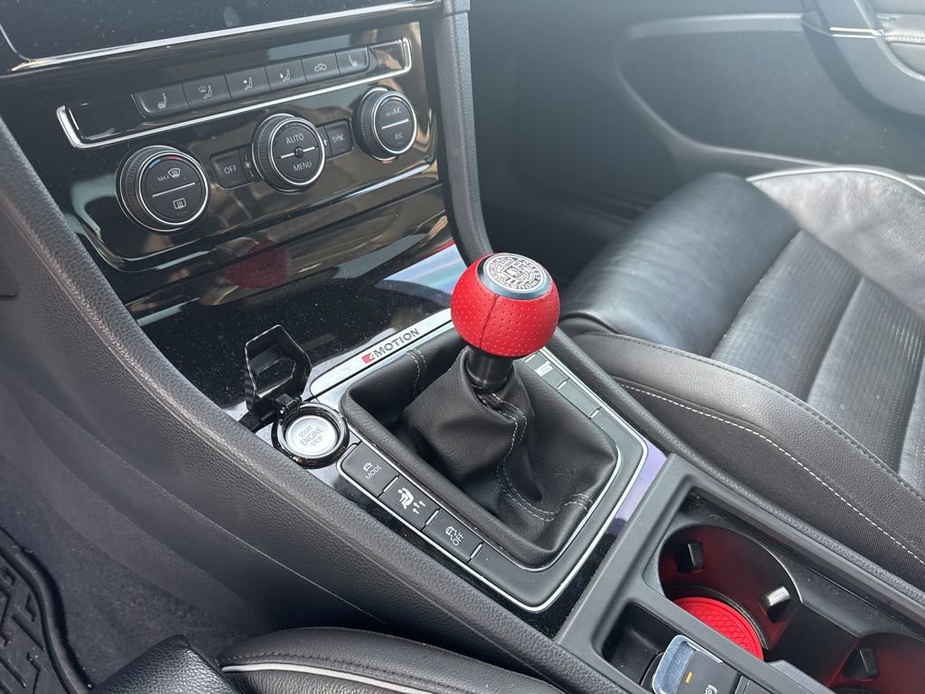 Used 2019 Volkswagen Golf R 4-Door image 17