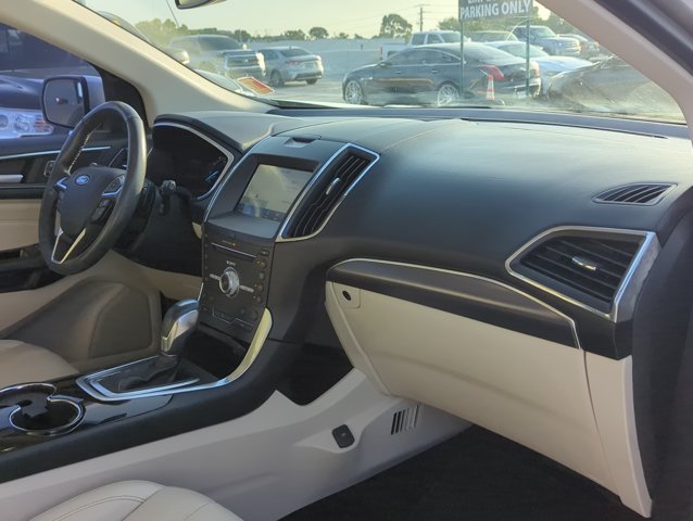 Used 2017 Ford Edge Titanium w/ Equipment Group 301A FWD image 23