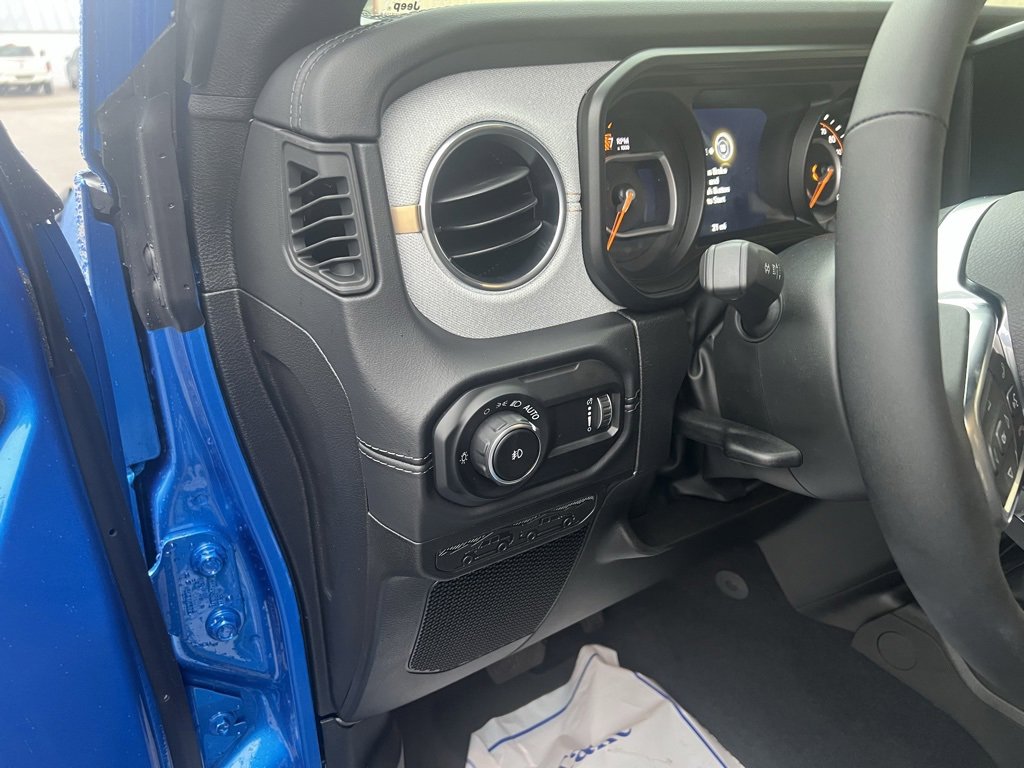 New 2025 Jeep Wrangler Sahara image 12