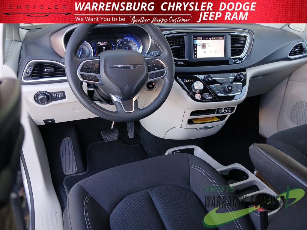 Used 2023 Chrysler Voyager LX FWD image 15
