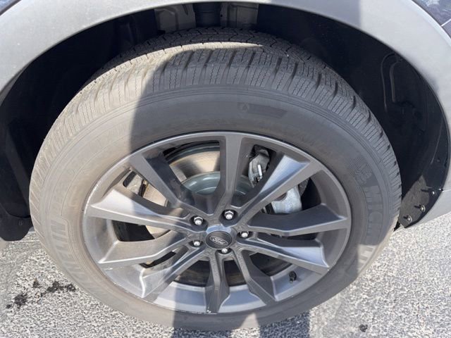Used 2017 Ford Explorer XLT w/ Equipment Group 202A image 28