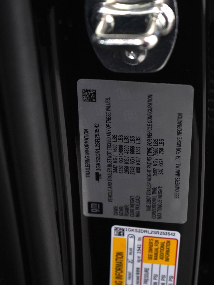 Used 2025 GMC Yukon Denali w/ Sun & Power Step Package image 33