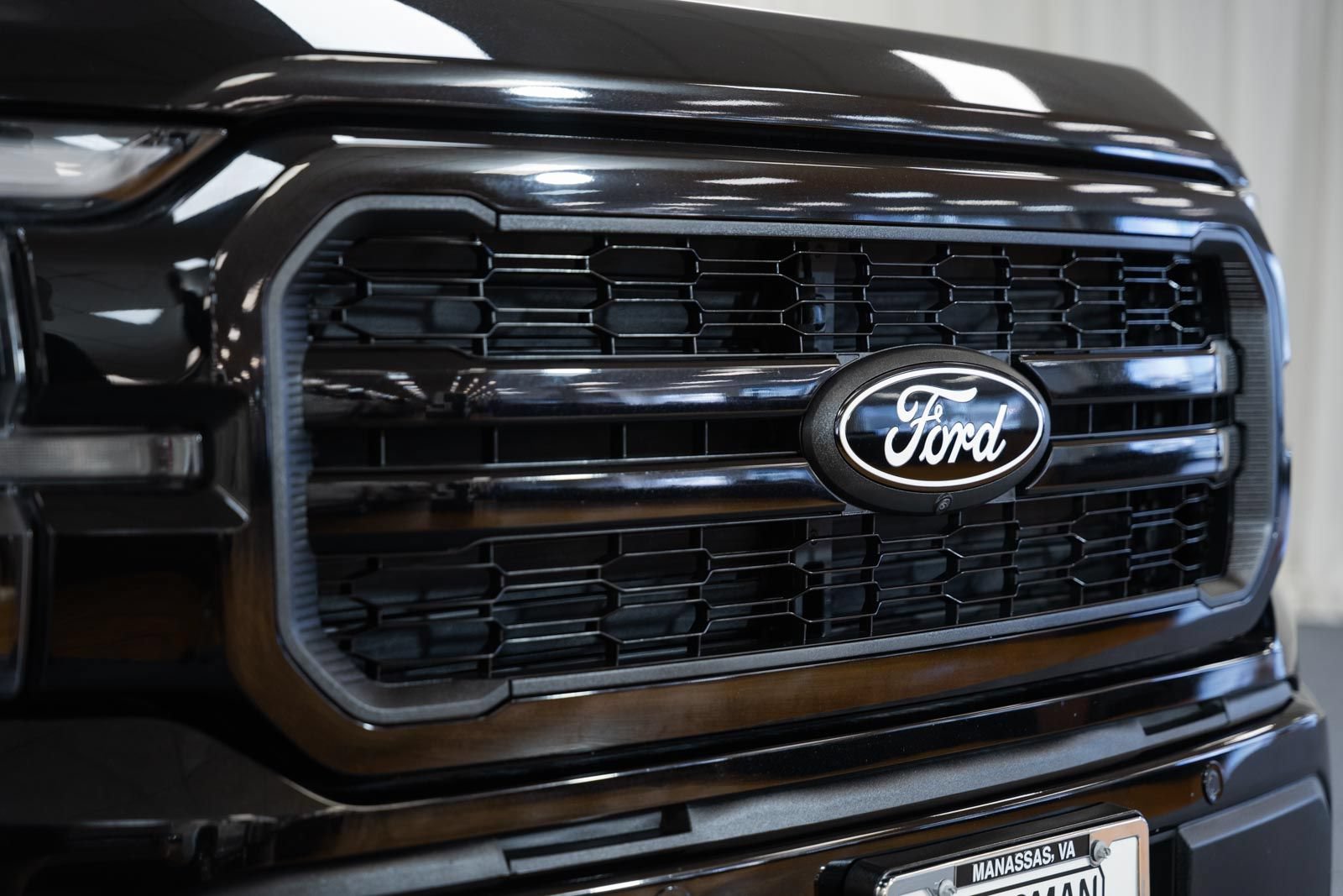 Used 2024 Ford F150 Lariat w/ Equipment Group 502A High AWD/4WD image 11