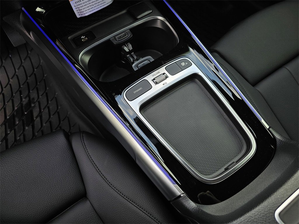 Used 2025 Mercedes-Benz GLB 250 image 24