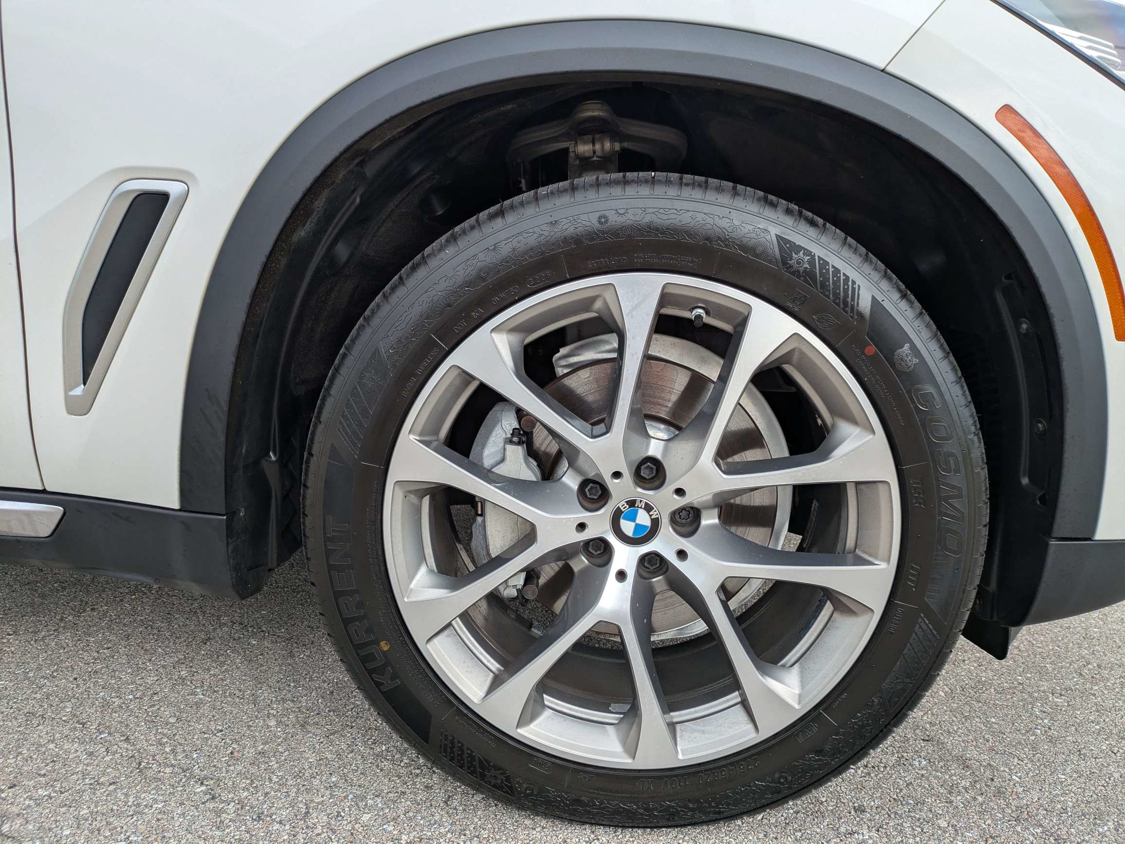 Used 2023 BMW X5 xDrive40i w/ Premium Package AWD/4WD image 11