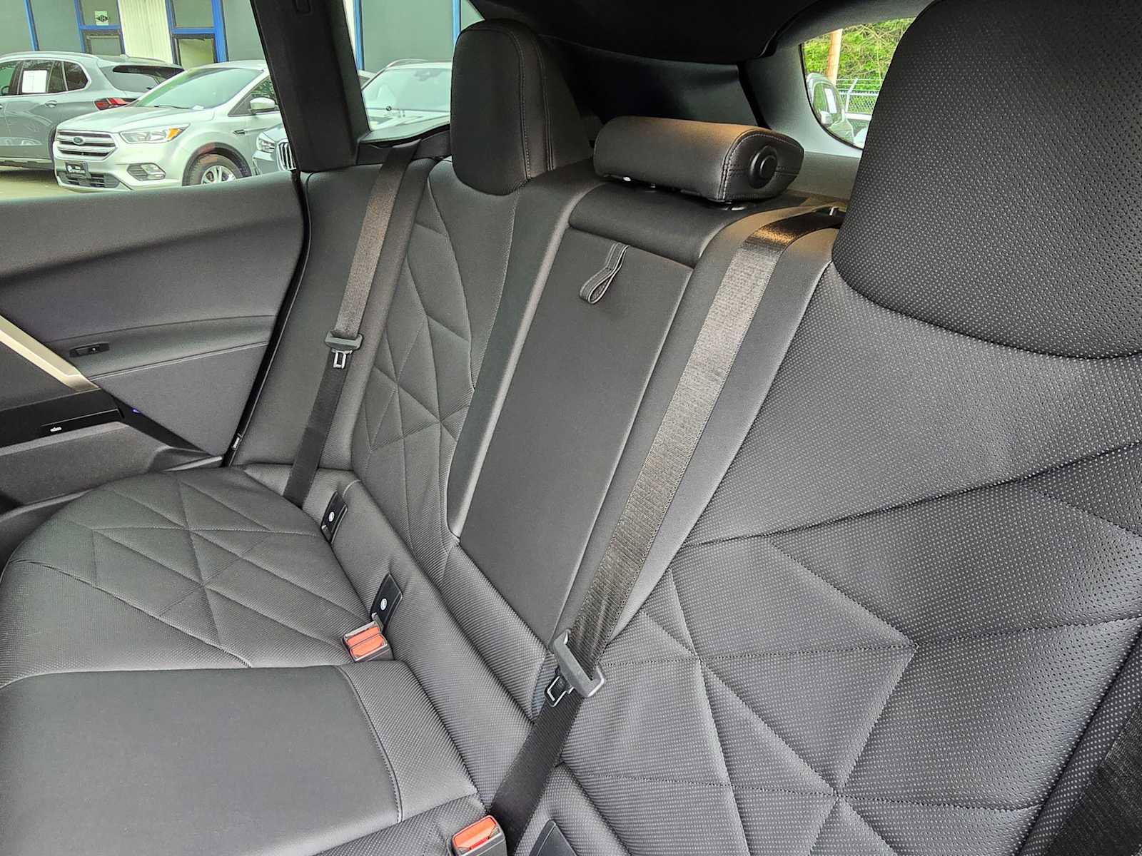 Used 2026 BMW iX xDrive45 w/ Executive Package image 17