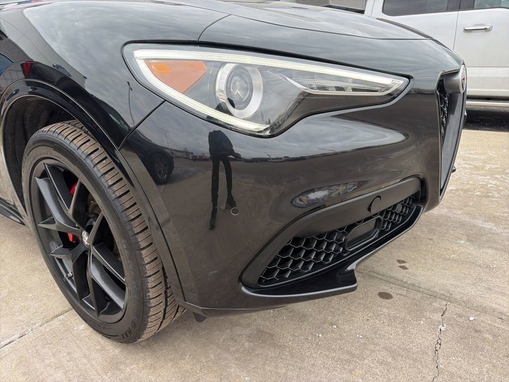 Used 2020 Alfa Romeo Stelvio Ti Sport w/ Quick Order Package 22S Sport image 10