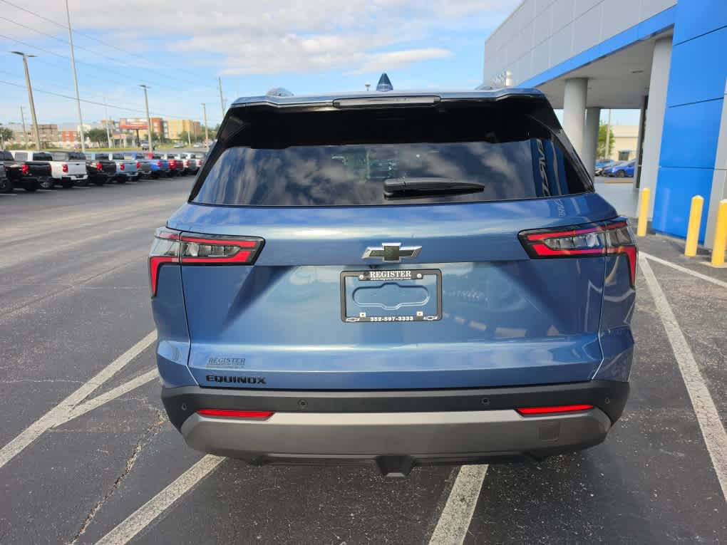 Used 2026 Chevrolet Equinox LT w/ Convenience Package II FWD image 4