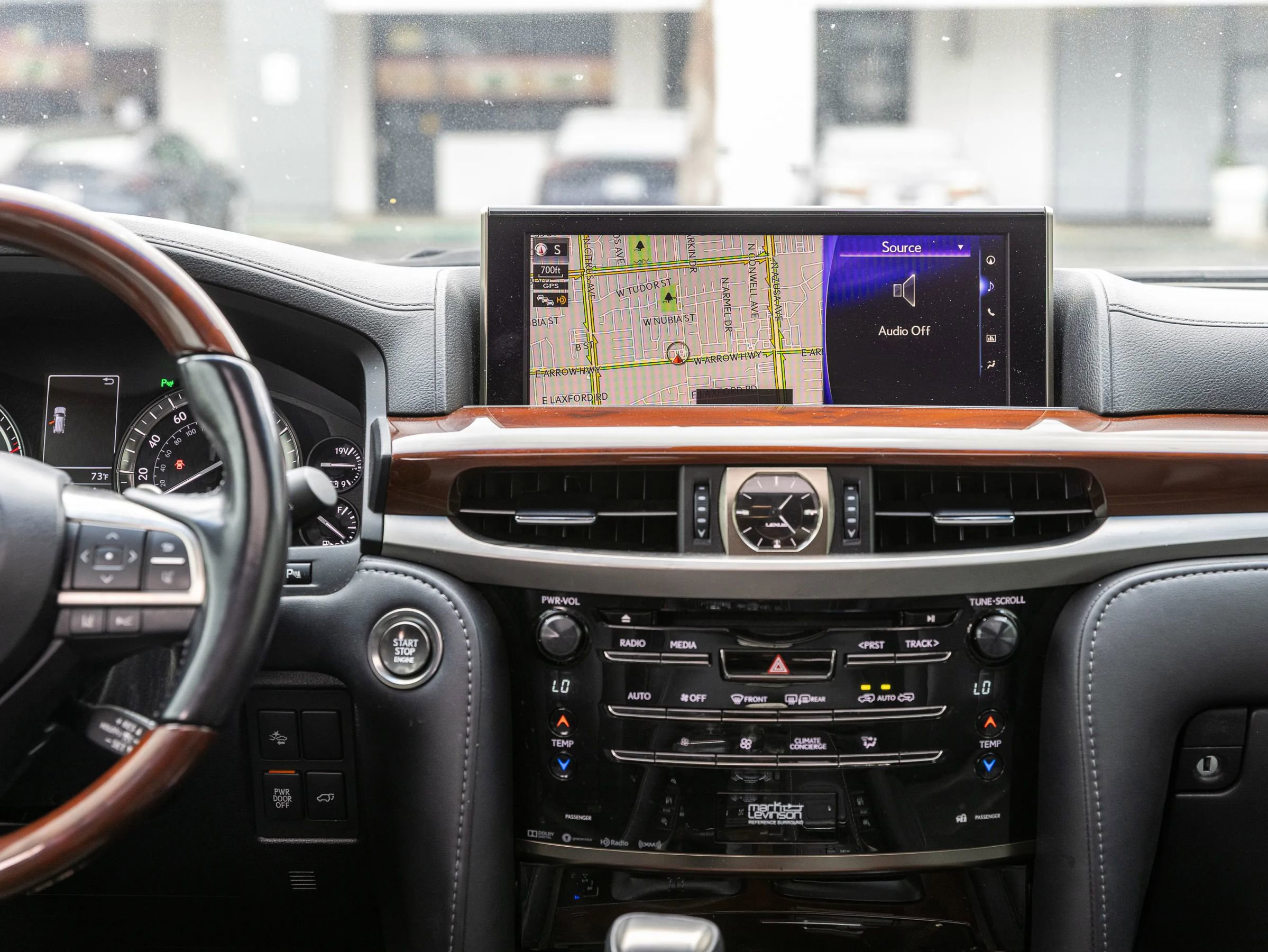 Used 2021 Lexus LX 570 4WD w/ Luxury Package image 15