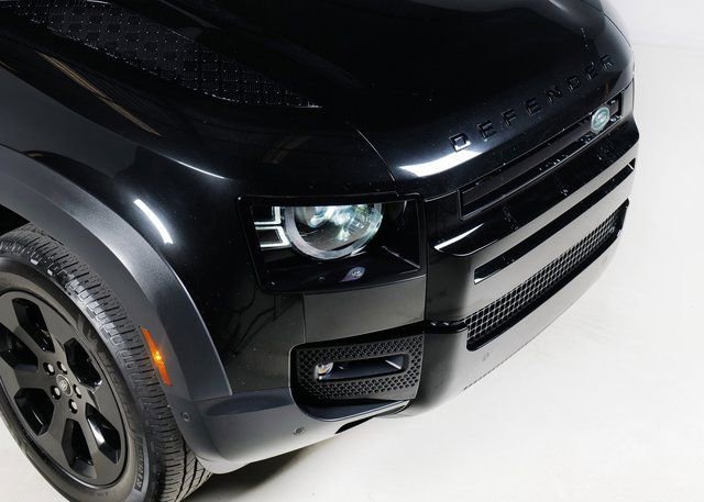 Used 2023 Land Rover Defender 90 S image 29