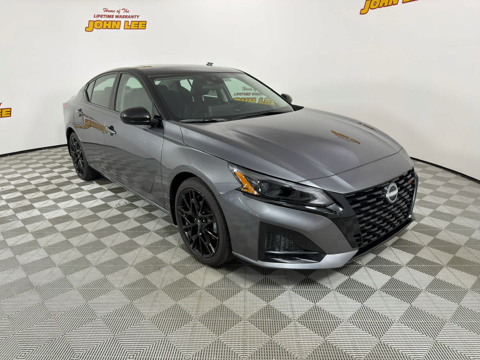 New 2026 Nissan Altima 2.5 SR w/ SR Midnight Edition Package FWD image 8