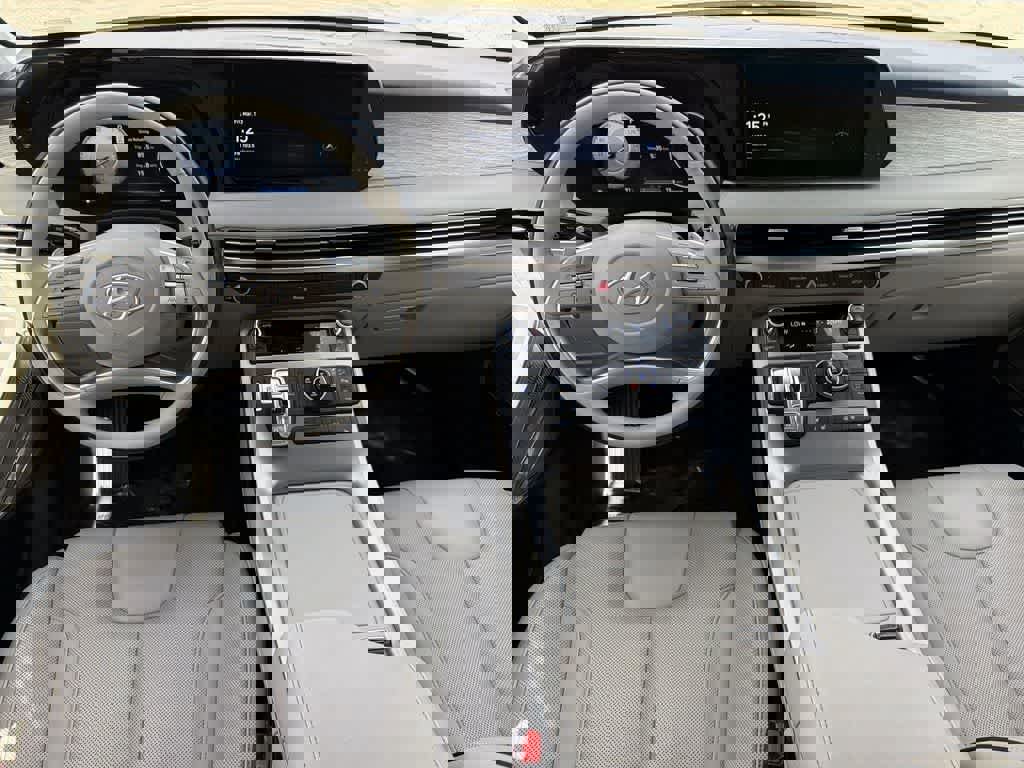 Used 2024 Hyundai Palisade Calligraphy image 12