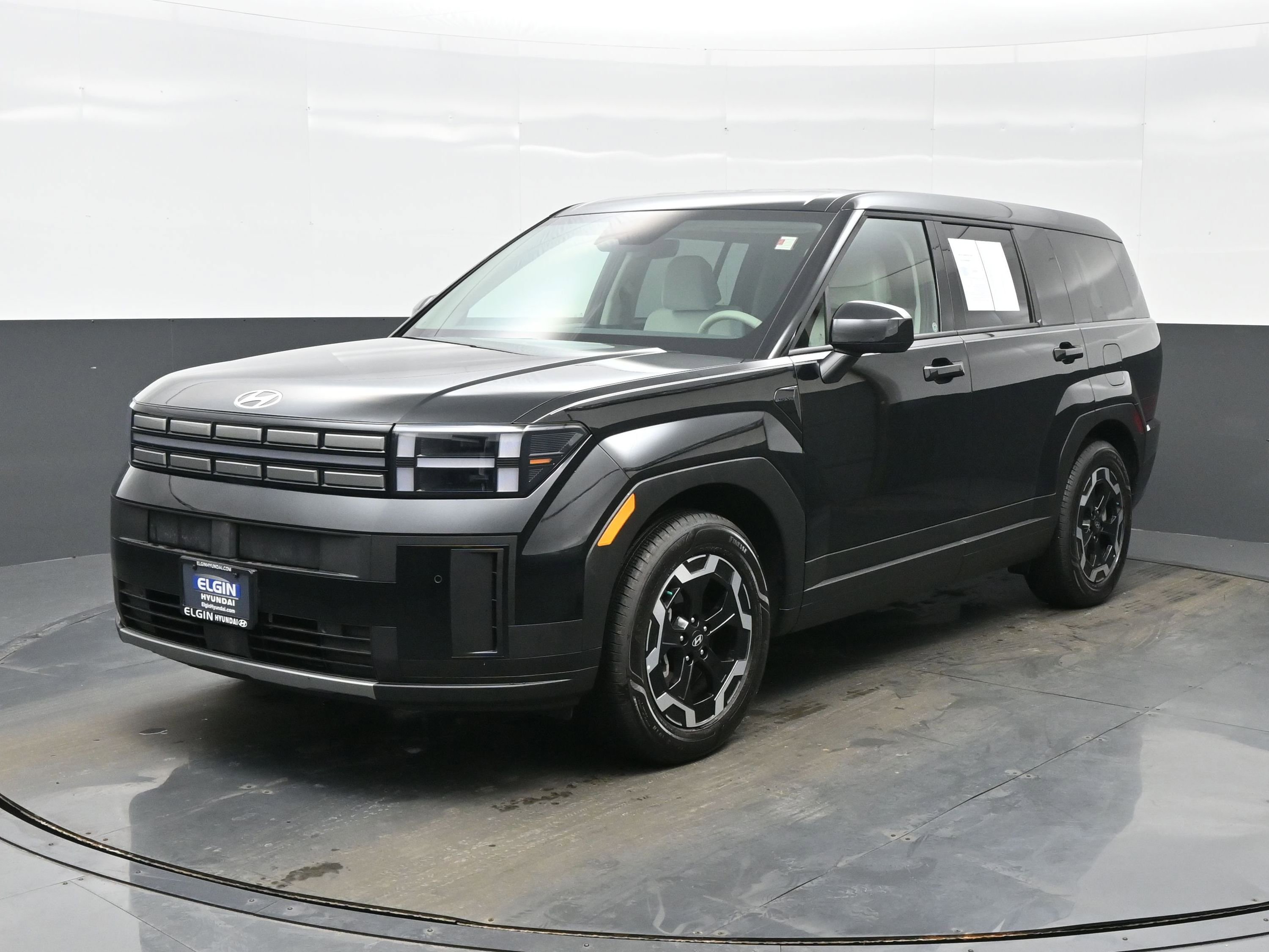 Certified 2026 Hyundai Santa Fe SE image 2