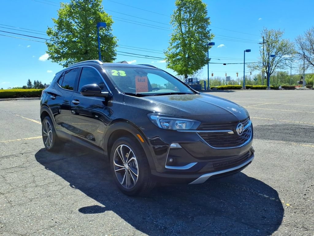 Certified 2023 Buick Encore GX Select FWD image 3