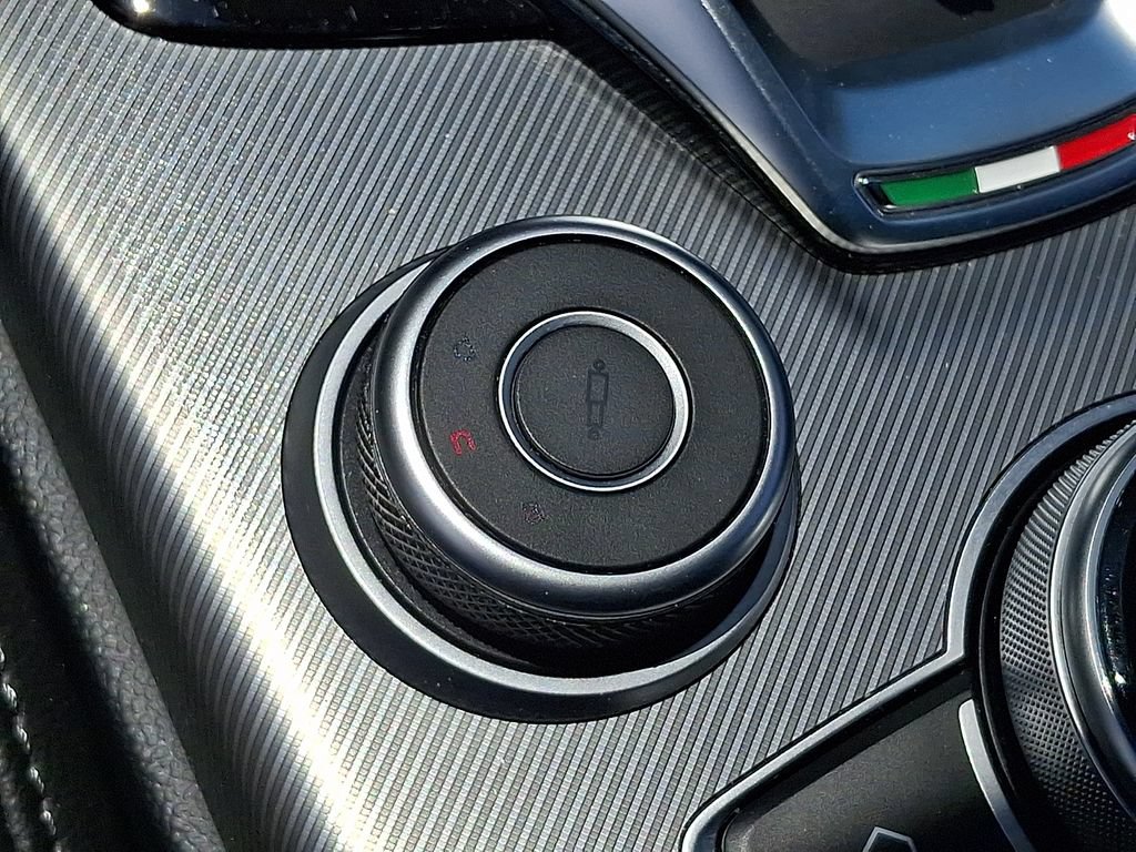 Used 2024 Alfa Romeo Stelvio AWD image 27