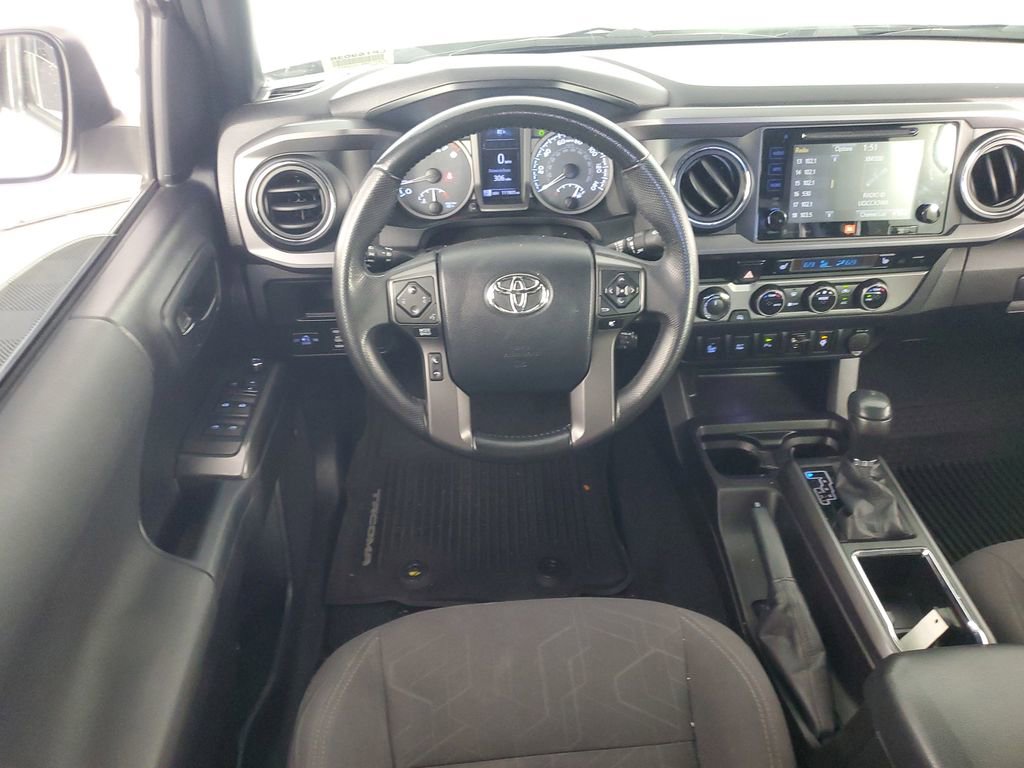 Used 2016 Toyota Tacoma TRD Sport AWD/4WD image 14