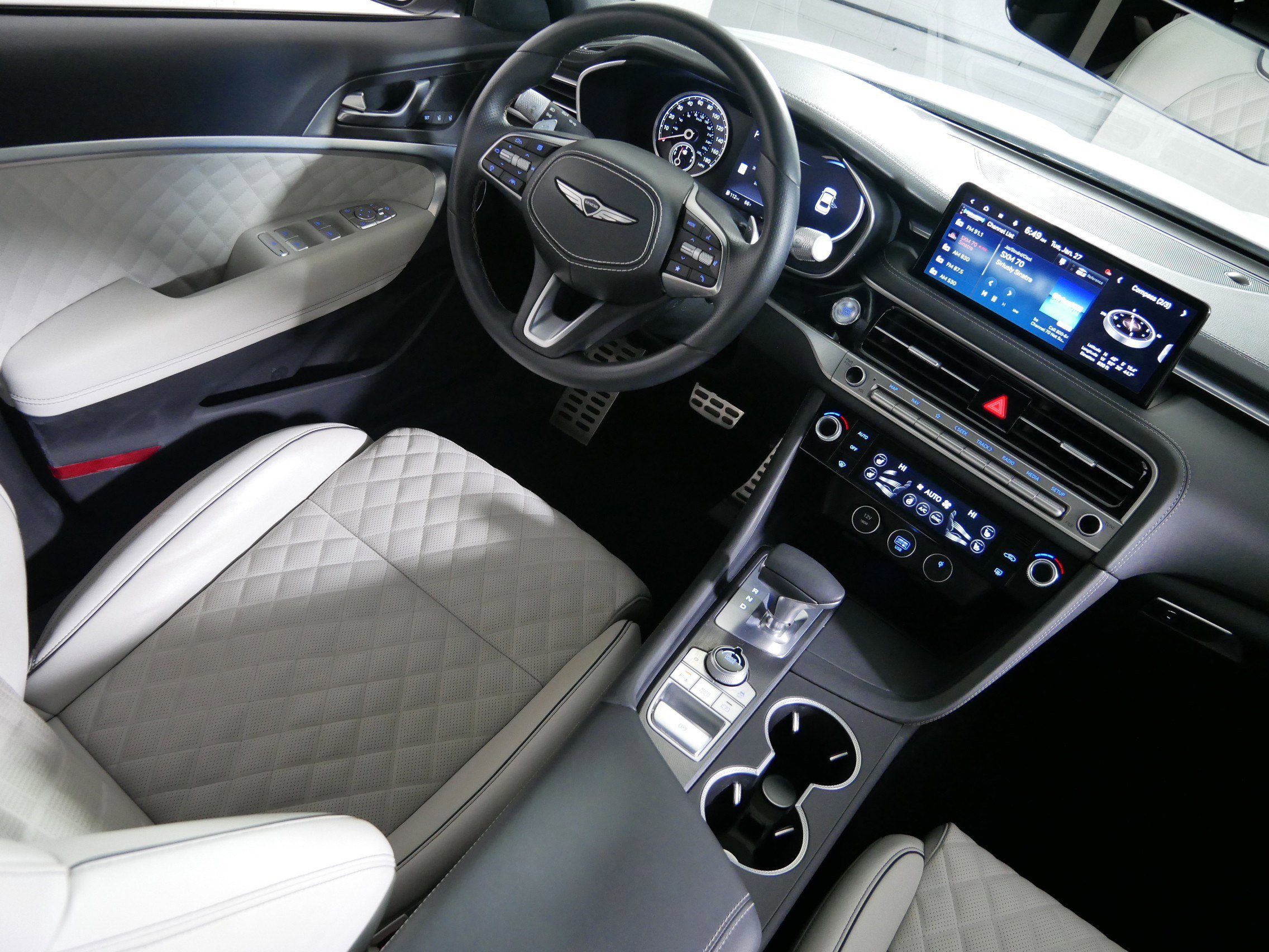 Used 2024 Genesis G70 3.3T Advanced w/ Sport Prestige Package image 9