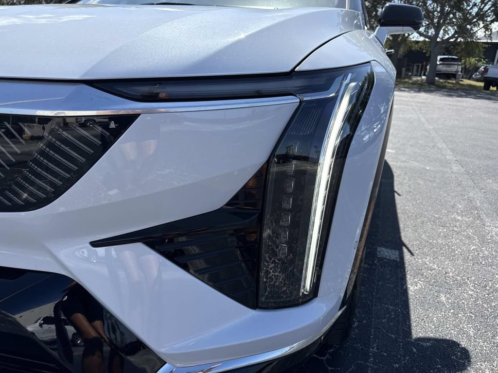 New 2027 Cadillac Optiq Luxury RWD image 9
