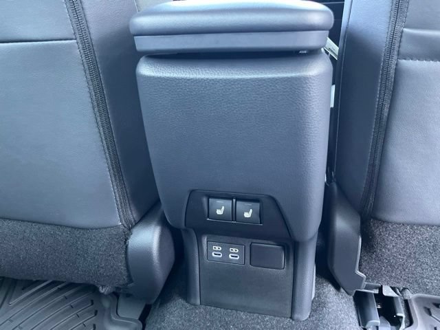 New 2027 Toyota Prius Limited w/ Limited Premium Package FWD image 19