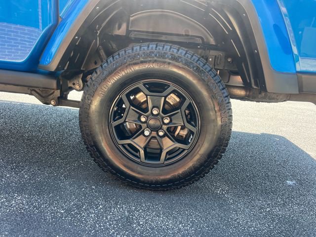 Used 2021 Jeep Gladiator Willys AWD/4WD image 25