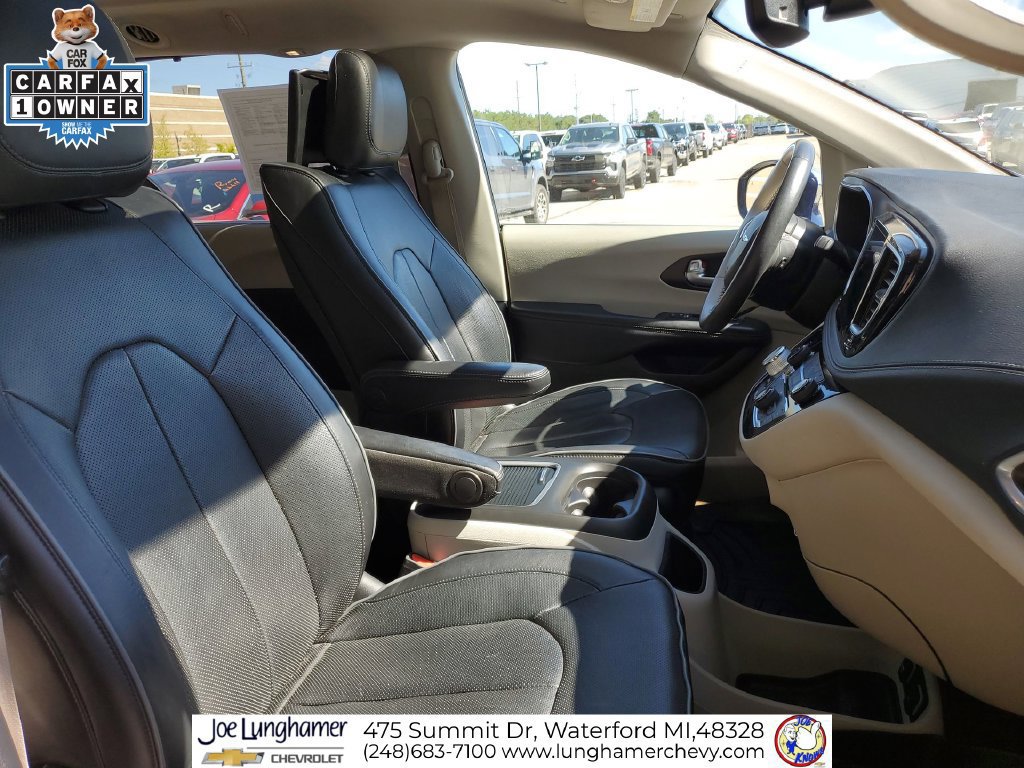 Used 2020 Chrysler Pacifica Limited FWD image 29