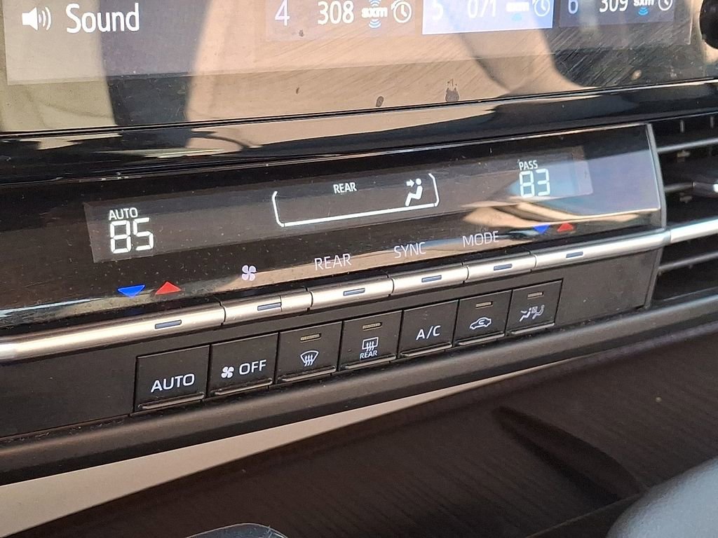 Used 2023 Toyota Sienna LE image 17