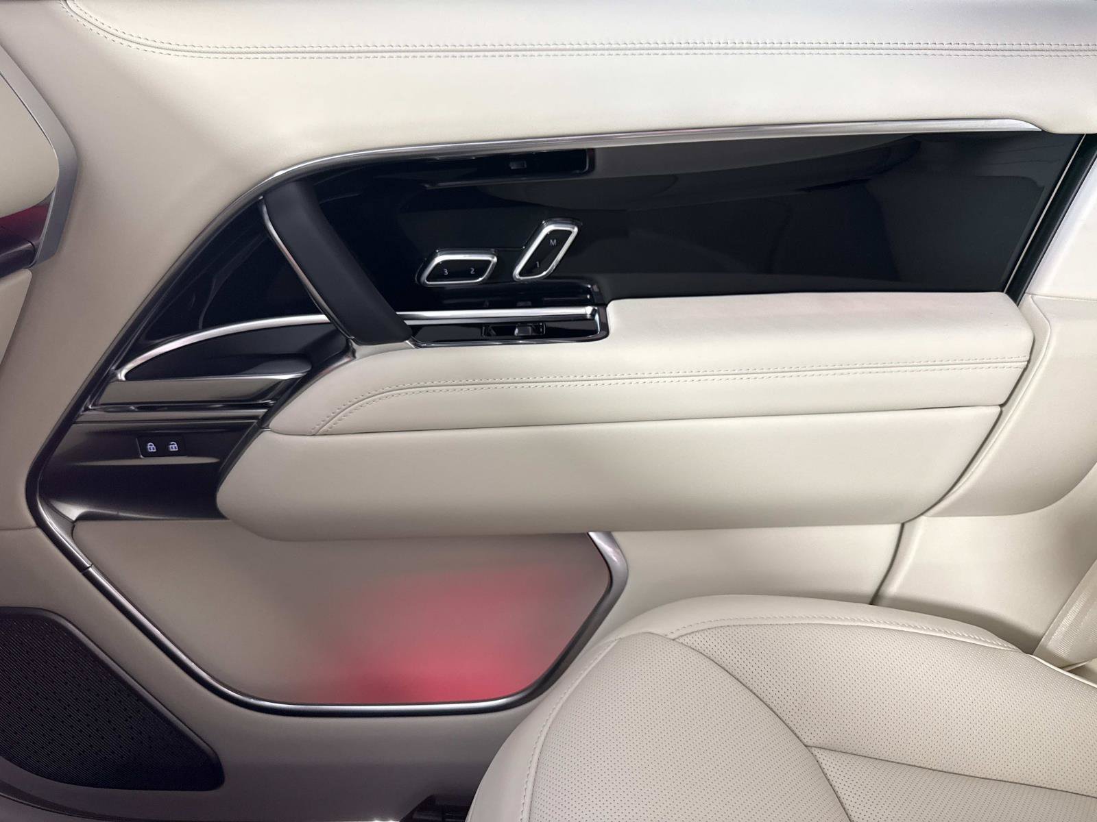 New 2026 Land Rover Range Rover Autobiography AWD/4WD image 23