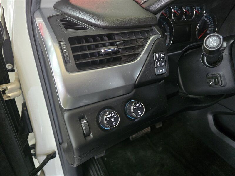 Used 2015 Chevrolet Tahoe LTZ AWD/4WD image 36