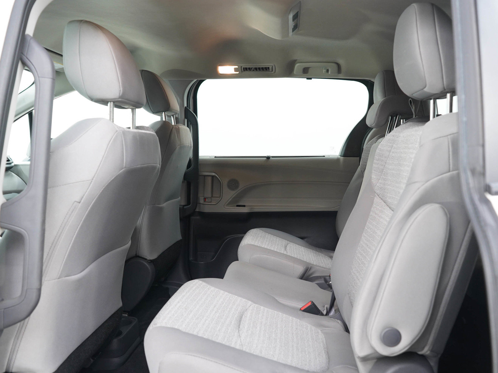 Used 2021 Toyota Sienna LE AWD/4WD image 15