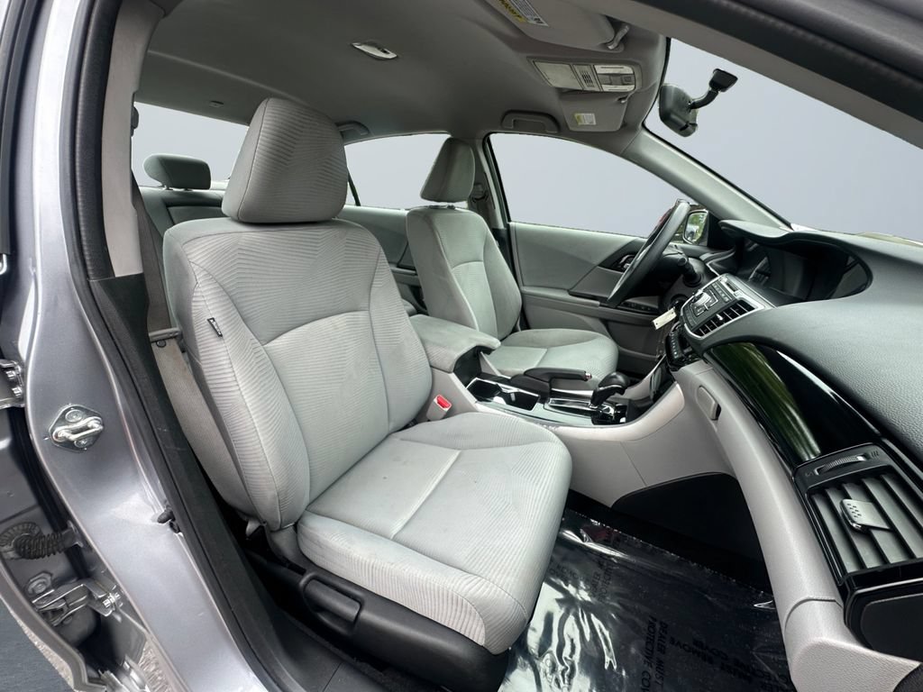 Used 2017 Honda Accord LX image 15