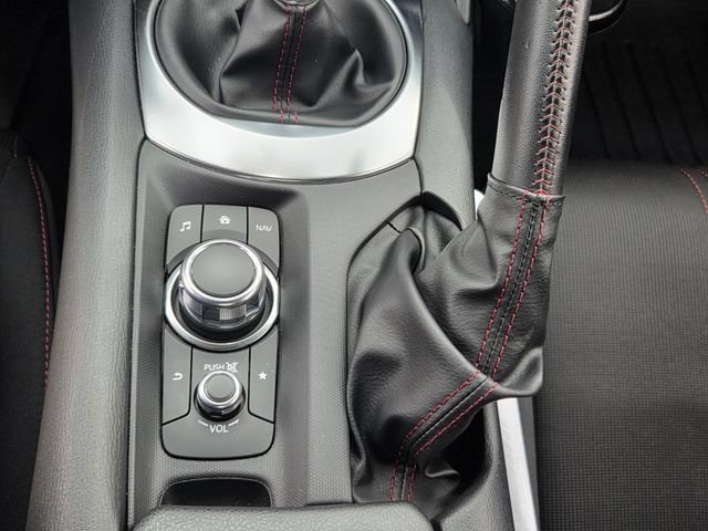Used 2018 MAZDA MX-5 Miata RF Club RWD image 11