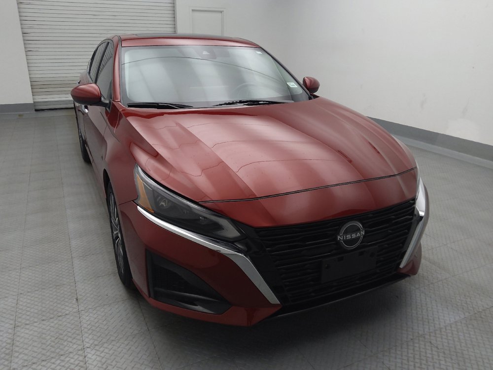Used 2024 Nissan Altima 2.5 SV w/ SV Premium Package FWD image 14