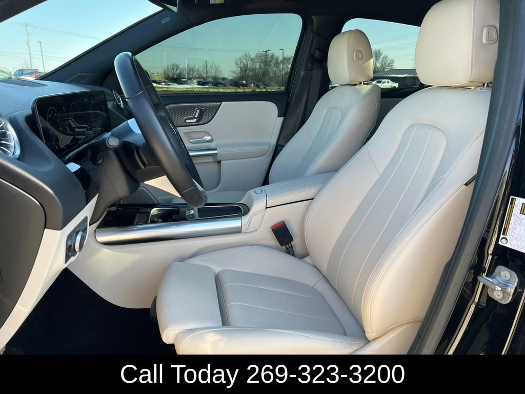 Used 2025 Mercedes-Benz GLA 250 4MATIC image 3