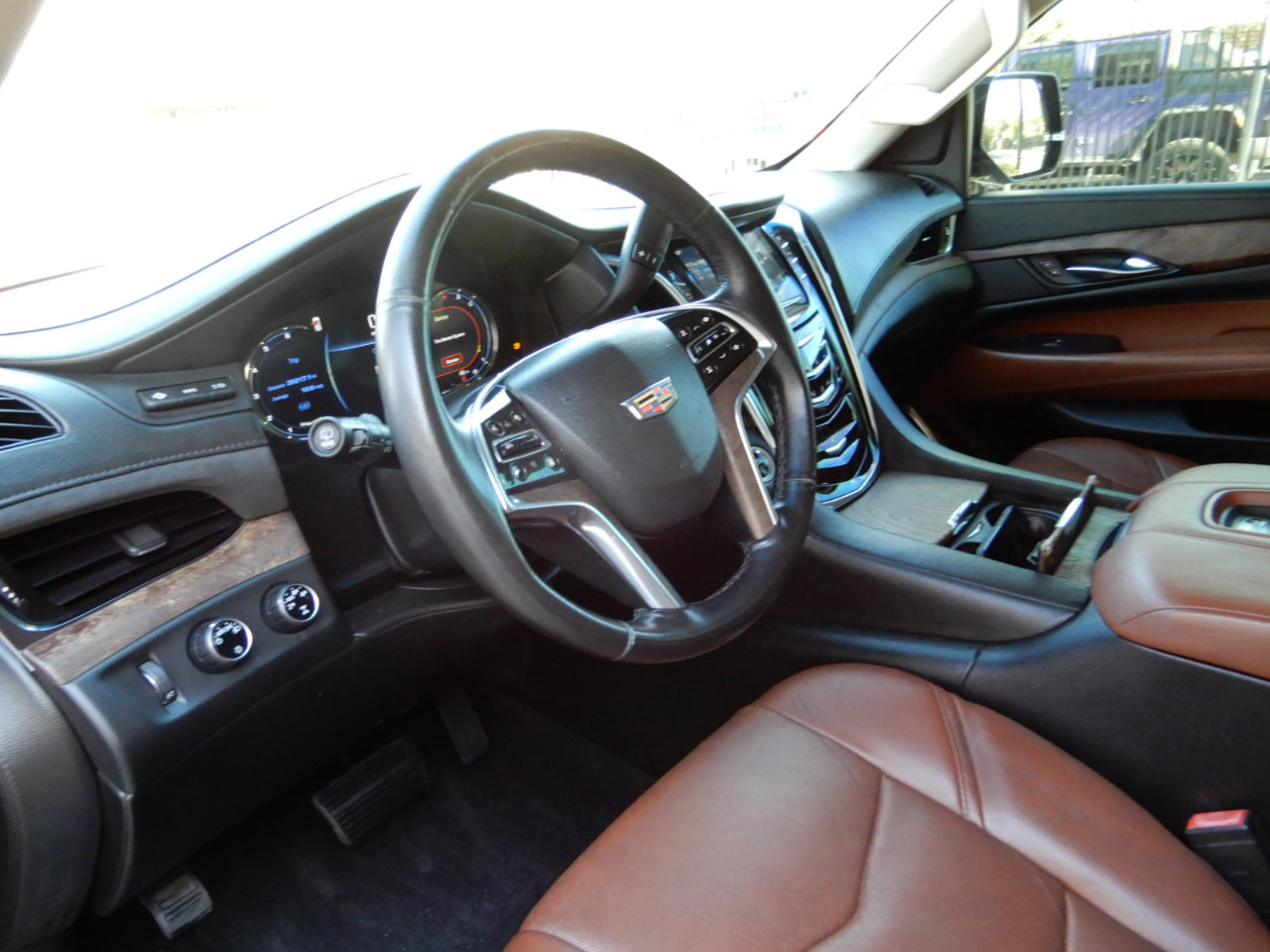 Used 2016 Cadillac Escalade Luxury image 12