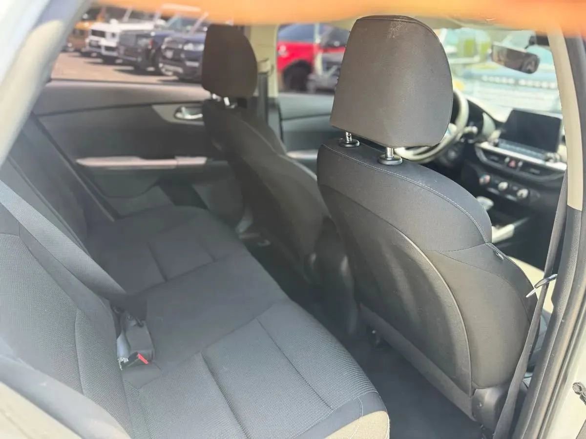Used 2021 Kia Forte LXS FWD image 11