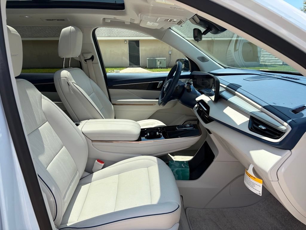 Used 2026 Buick Enclave Avenir w/ Super Cruise Package FWD image 24