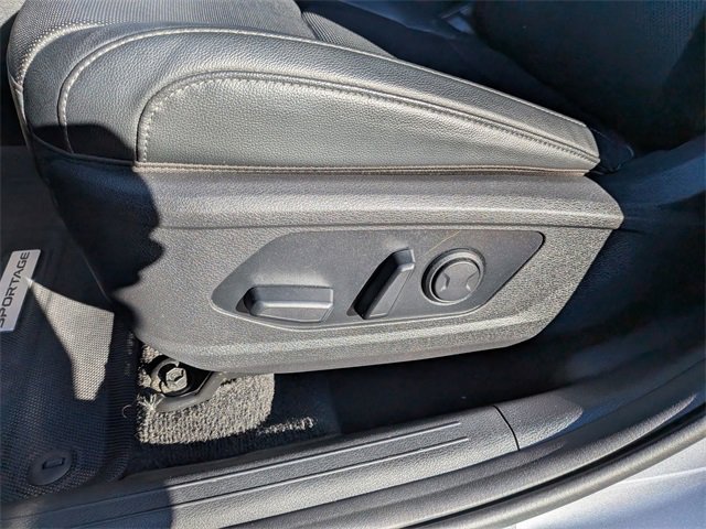 Used 2023 Kia Sportage EX image 16