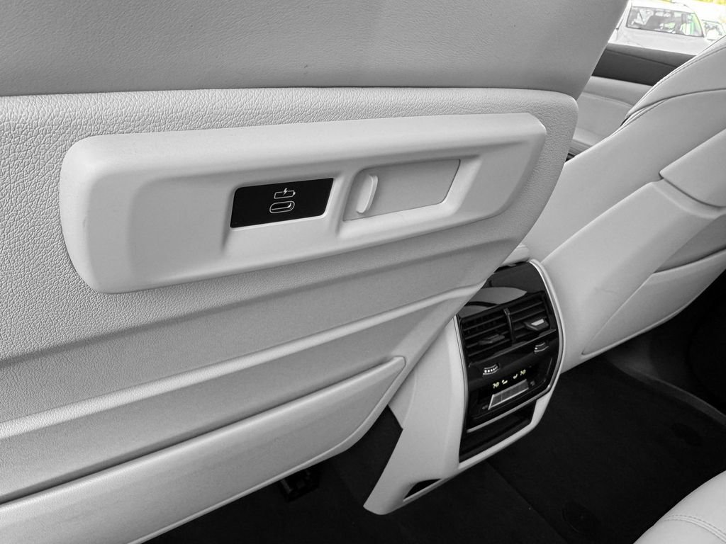 Used 2023 BMW X5 M50i image 31