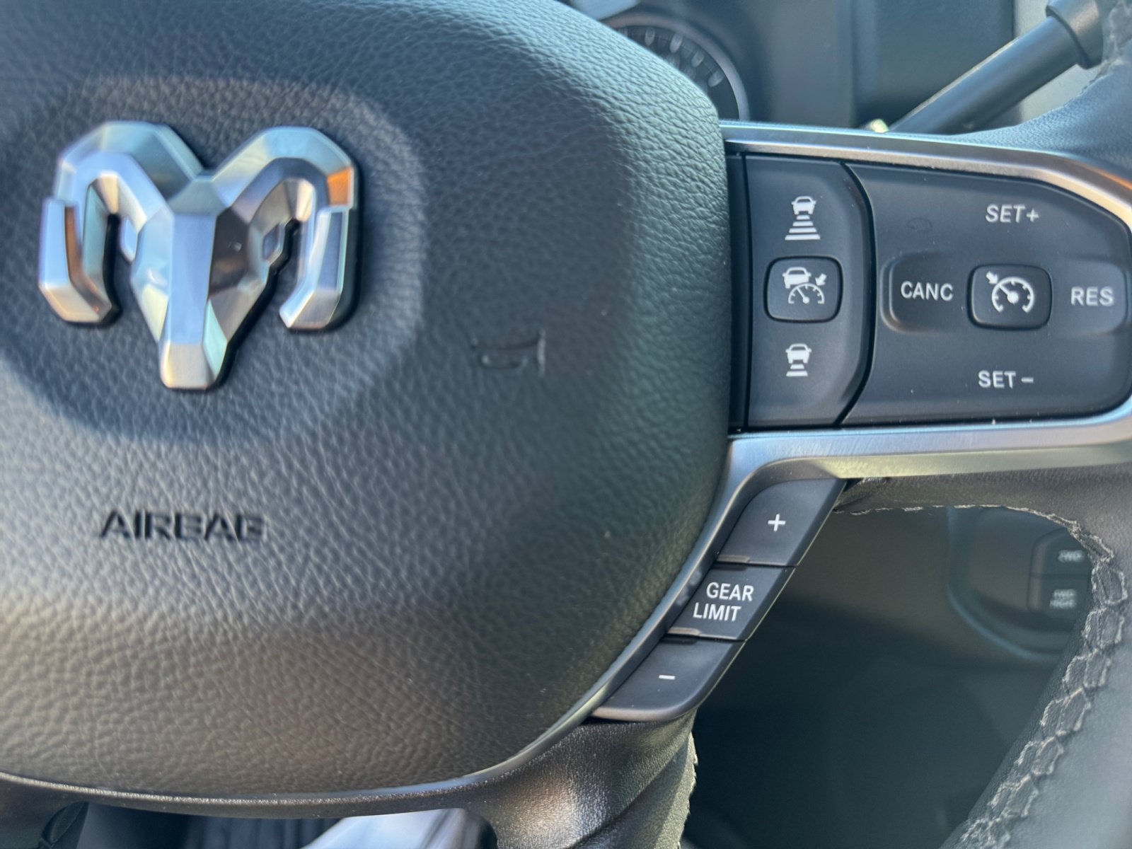 Used 2025 RAM 3500 Big Horn AWD/4WD image 25